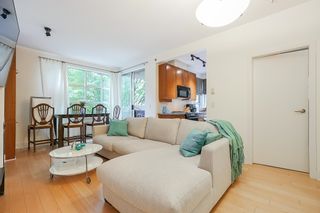 Photo 4: 212 2655 CRANBERRY Drive in Vancouver: Kitsilano Condo for sale in "New Yorker" (Vancouver West)  : MLS®# R2727410