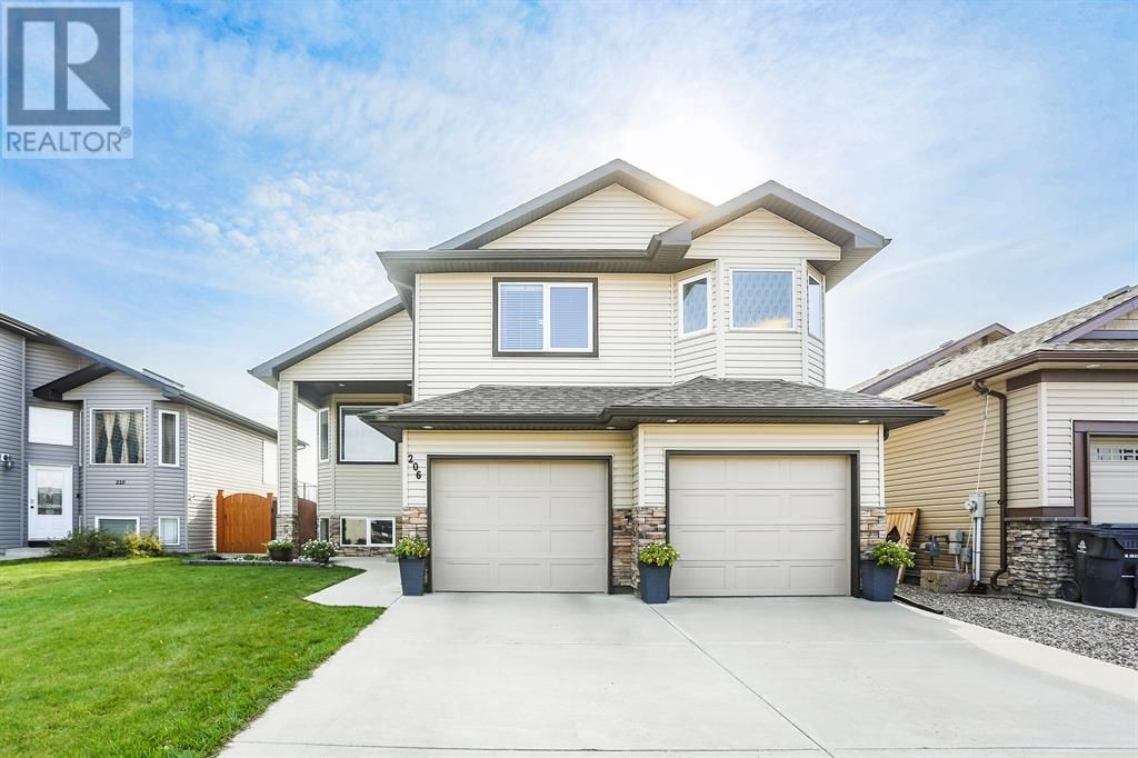 Main Photo: 206 Gateway Manor S in Lethbridge: House for sale : MLS®# A2007873