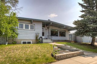 Photo 3: 2311 Maunsell Drive NE in Calgary: Mayland Heights Detached for sale : MLS®# A2053042