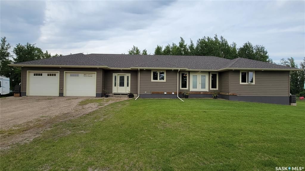 Main Photo: Dueck Acreage in Manitou Lake: Residential for sale (Manitou Lake Rm No. 442)  : MLS®# SK901294