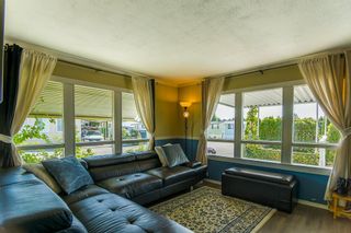 Photo 5: 226 201 CAYER Street in Coquitlam: Maillardville Manufactured Home for sale in "WILDWOOD PARK" : MLS®# R2362551