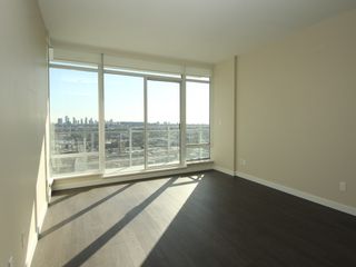 Photo 2: 4308 4485 SKYLINE Drive in Burnaby: Brentwood Park Condo for sale in "SOLO" (Burnaby North)  : MLS®# R2376280