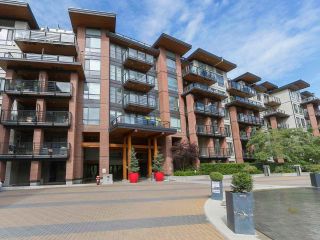 Photo 1: 408 733 W 3RD Street in North Vancouver: Harbourside Condo for sale in "THE SHORE" : MLS®# R2424919