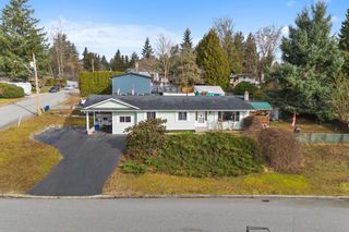 Main Photo: 7912 BURDOCK Street in Mission: Mission BC House for sale in "CENTENNIAL PARK" : MLS®# R2851539