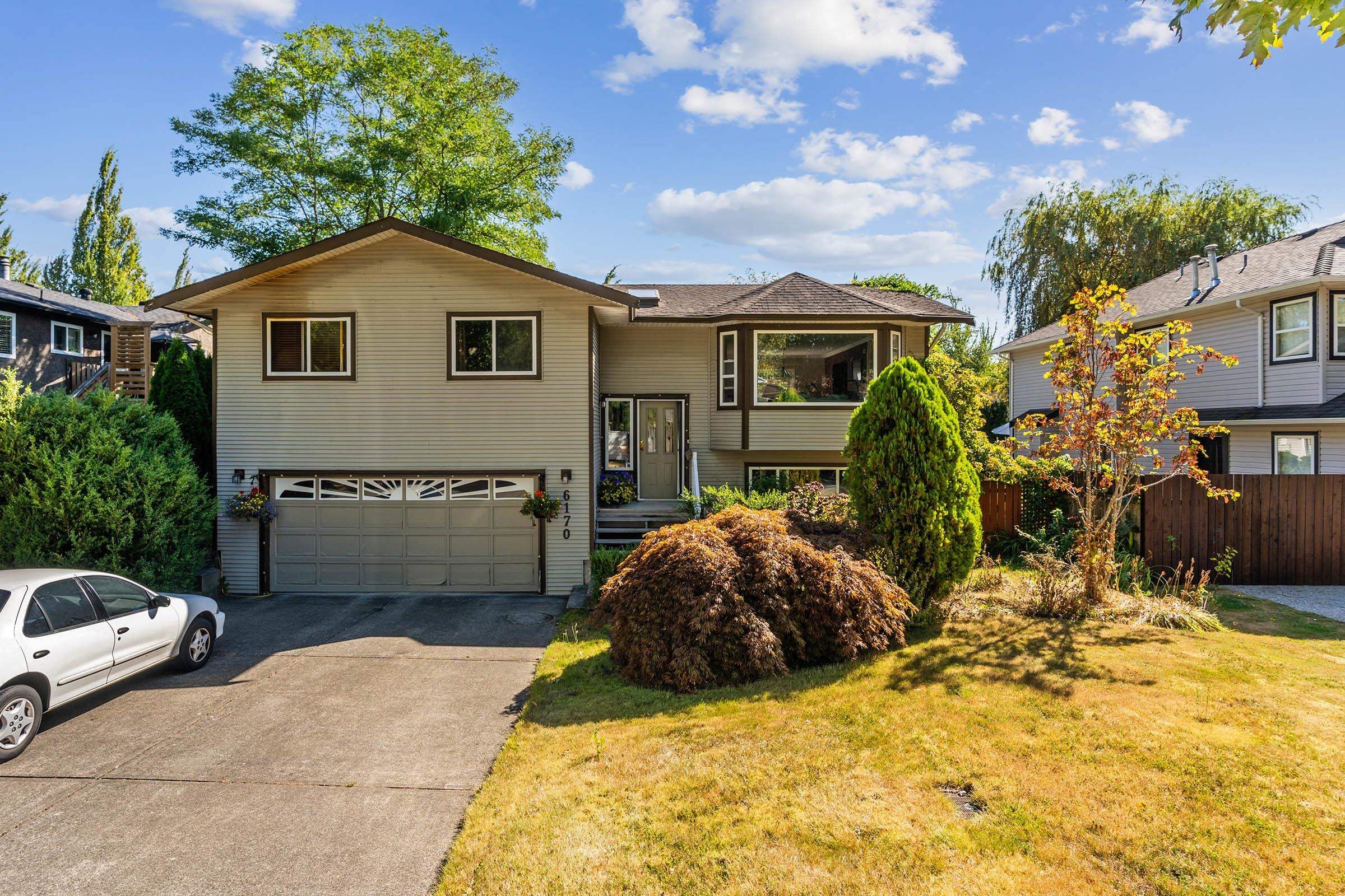 Main Photo: 6170 171A Street in Surrey: Cloverdale BC House for sale (Cloverdale)  : MLS®# R2721633
