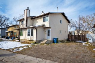 Photo 4: 30 Castleglen Road NE in Calgary: Castleridge Semi Detached (Half Duplex) for sale : MLS®# A2008737