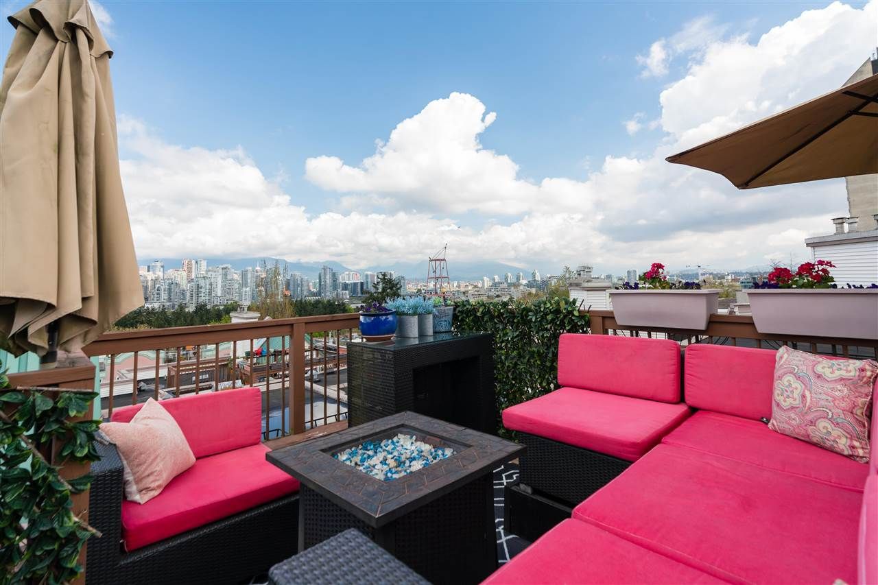 Main Photo: 310 910 W 8TH Avenue in Vancouver: Fairview VW Condo for sale in "The Rhapsody" (Vancouver West)  : MLS®# R2580243