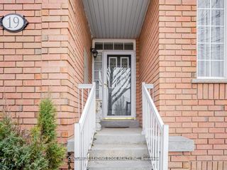 Photo 6: 19 Sharon Lee Drive in Markham: Berczy House (2-Storey) for sale : MLS®# N8275482