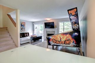 Photo 10: 95 Cedarview Mews SW in Calgary: Cedarbrae Row/Townhouse for sale : MLS®# A1230877