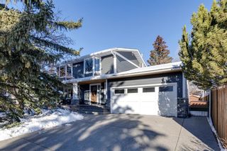 Photo 1: 4 Varcove Place NW in Calgary: Varsity Detached for sale : MLS®# A2017641