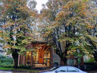 Photo 19: 110 139 W 22ND Street in North Vancouver: Central Lonsdale Condo for sale : MLS®# R2218128
