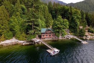 Photo 3: 11 JOHNSON Bay in North Vancouver: Indian Arm House for sale in "Johnson Bay" : MLS®# R2851895