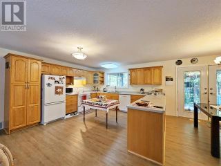 Photo 3: 2711 ROBERTA ROAD in Quesnel: House for sale : MLS®# R2843779