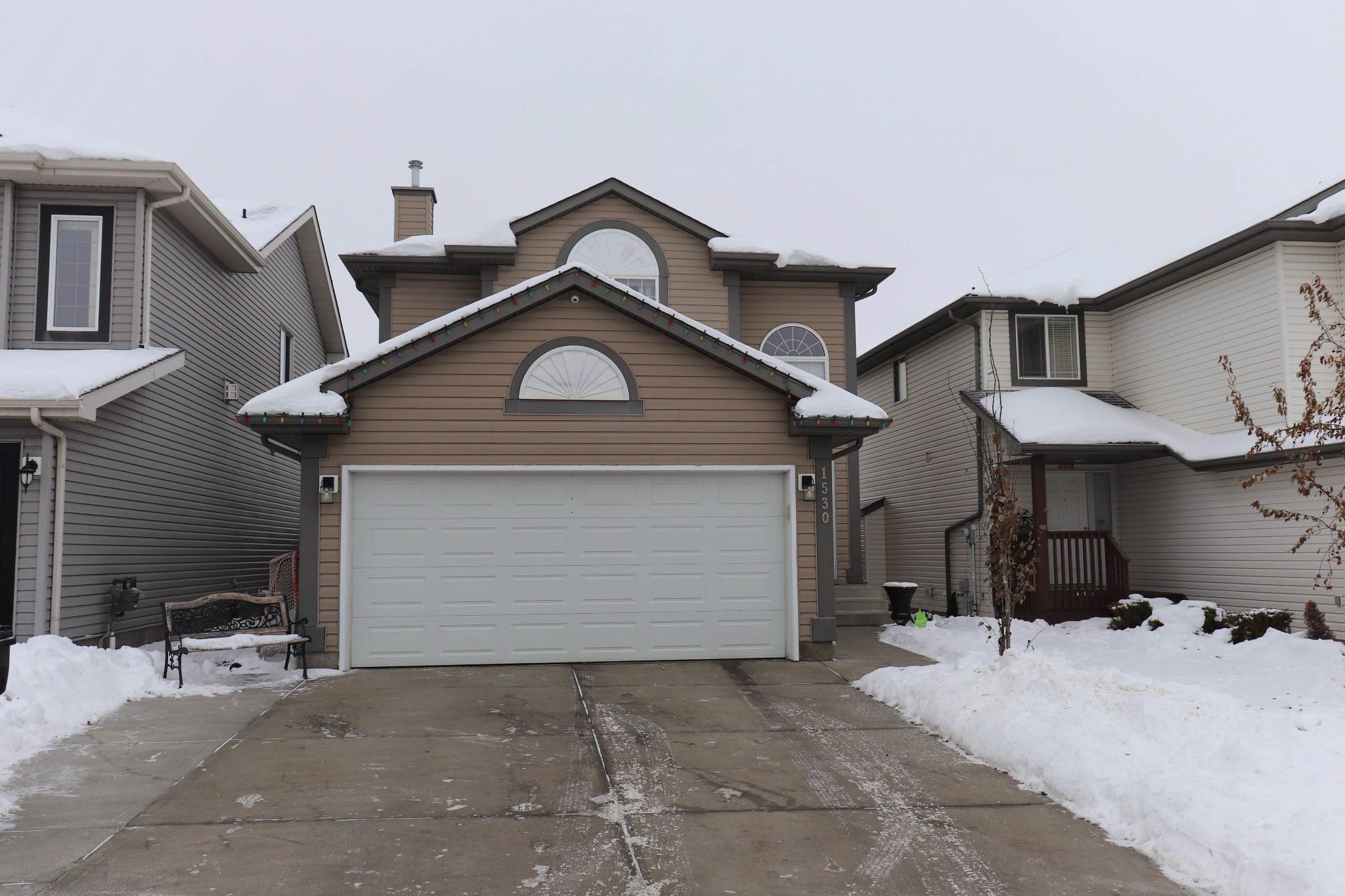 Main Photo: 1530 37b Ave in Edmonton: House for sale : MLS®# E4228182
