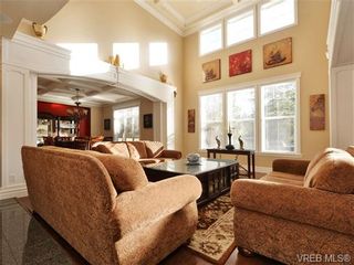 Photo 2: 804 Alvarado Terr in VICTORIA: SE Cordova Bay House for sale (Saanich East)  : MLS®# 722760