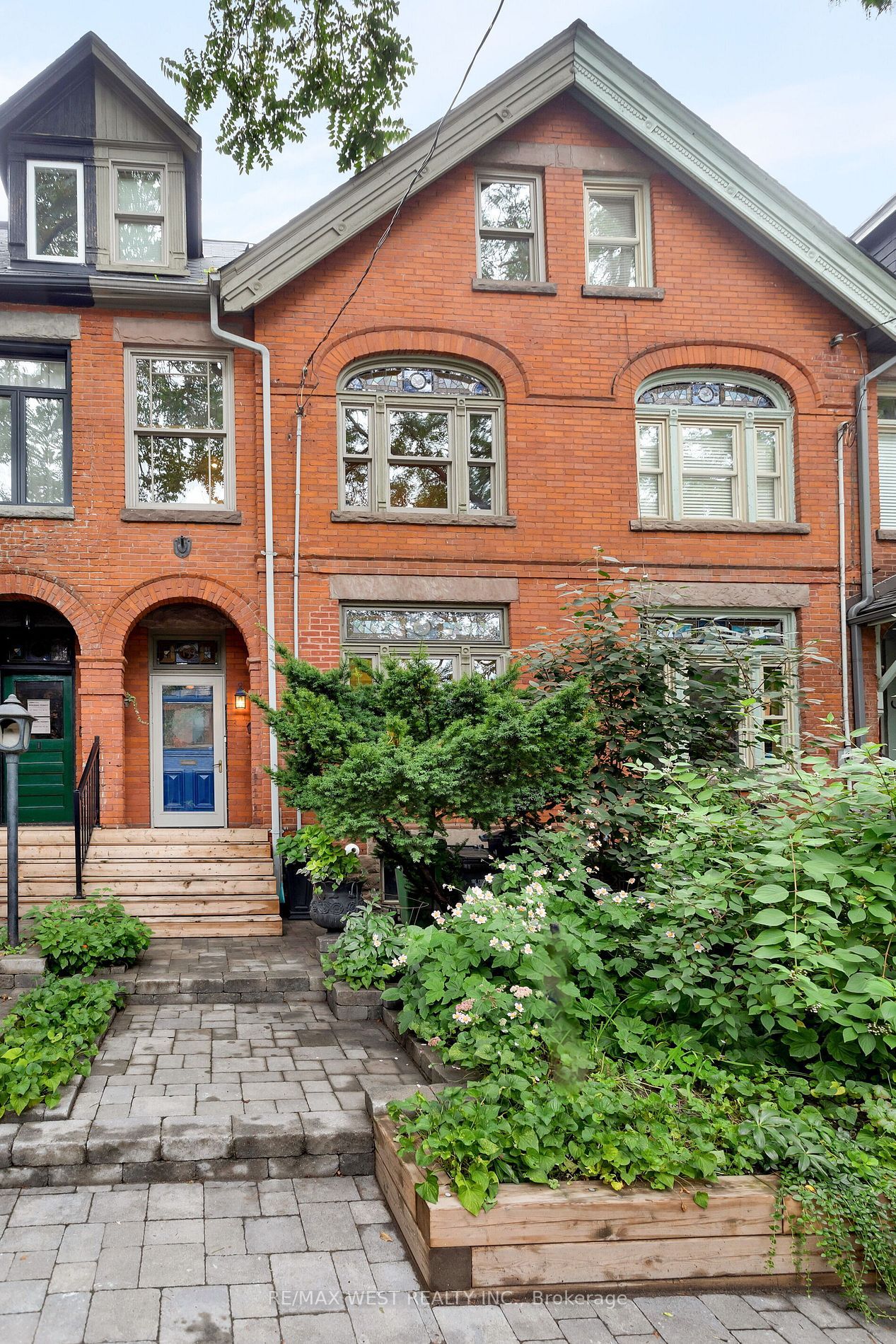 Main Photo: 14 Melbourne Avenue in Toronto: South Parkdale House (3-Storey) for sale (Toronto W01)  : MLS®# W6795690