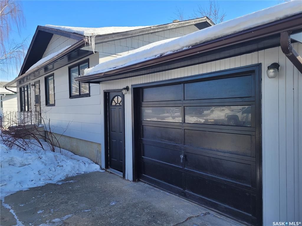 Main Photo: 504 Caribou Crescent in Tisdale: Residential for sale : MLS®# SK924961