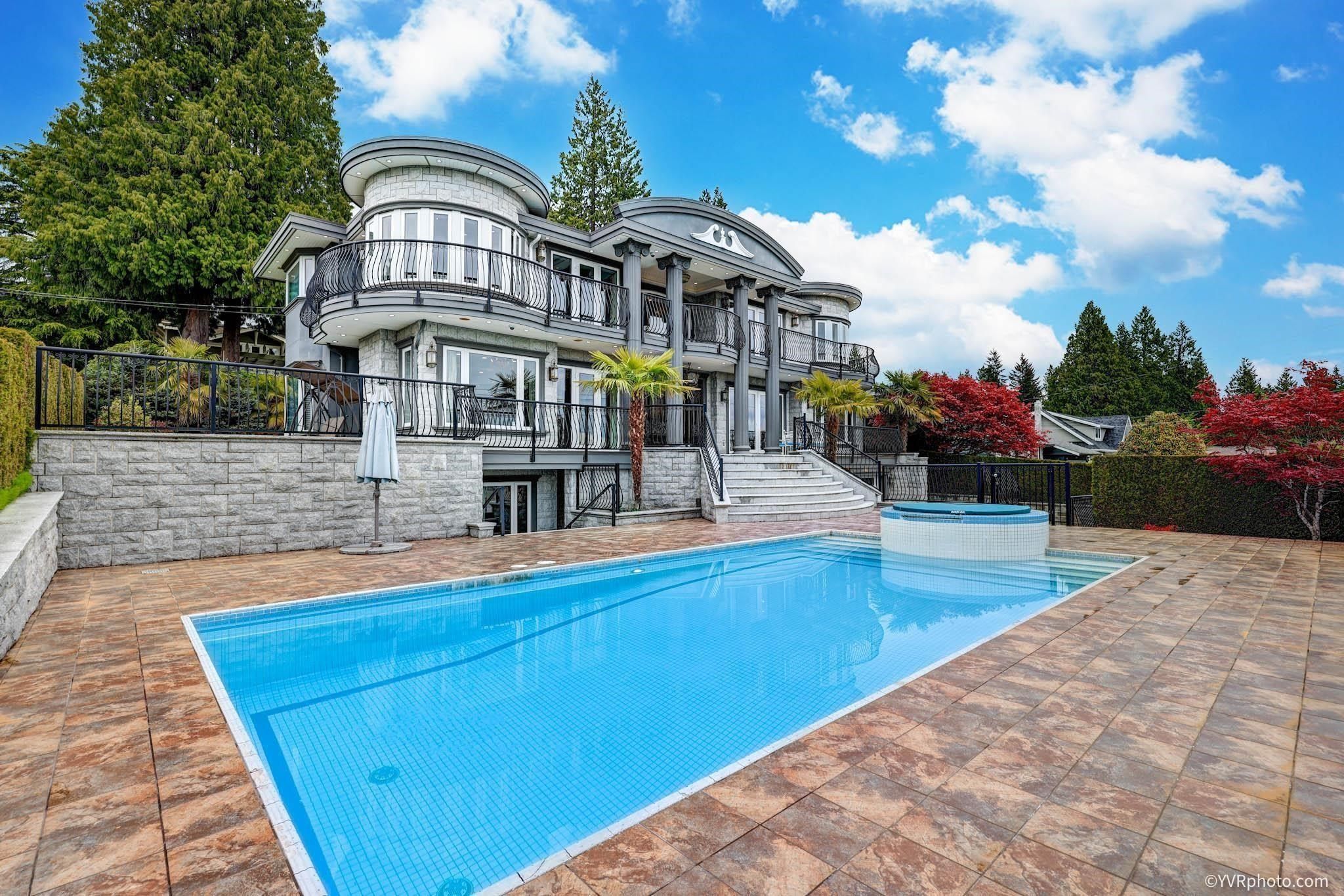 Main Photo: 1195 RENTON Place in West Vancouver: British Properties House for sale : MLS®# R2753069