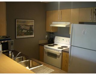 Photo 6: 201 2768 CRANBERRY Drive in Vancouver: Kitsilano Condo for sale in "ZYDECO" (Vancouver West)  : MLS®# V780798