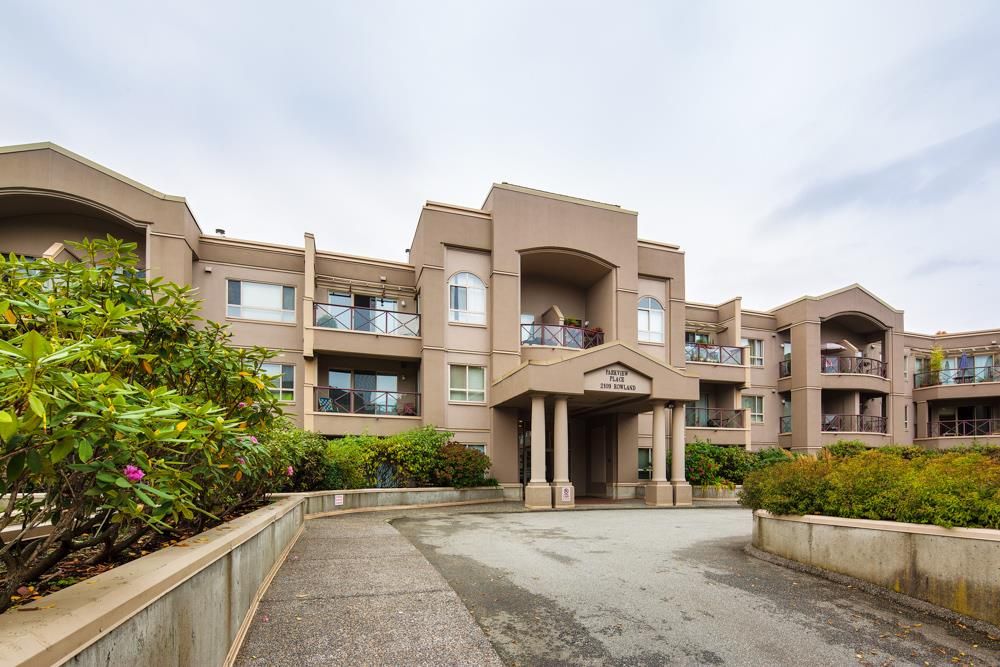 Main Photo: 107 2109 ROWLAND Street in Port Coquitlam: Central Pt Coquitlam Condo for sale in "PARKVIEW PLACE" : MLS®# R2216847
