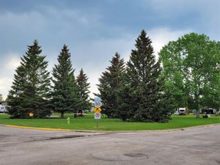 Photo 3: 231 4 Street NW: Sundre Residential Land for sale : MLS®# A2053552