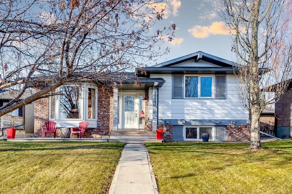 Main Photo: 12043 Canfield Green SW in Calgary: Canyon Meadows Detached for sale : MLS®# A1160112