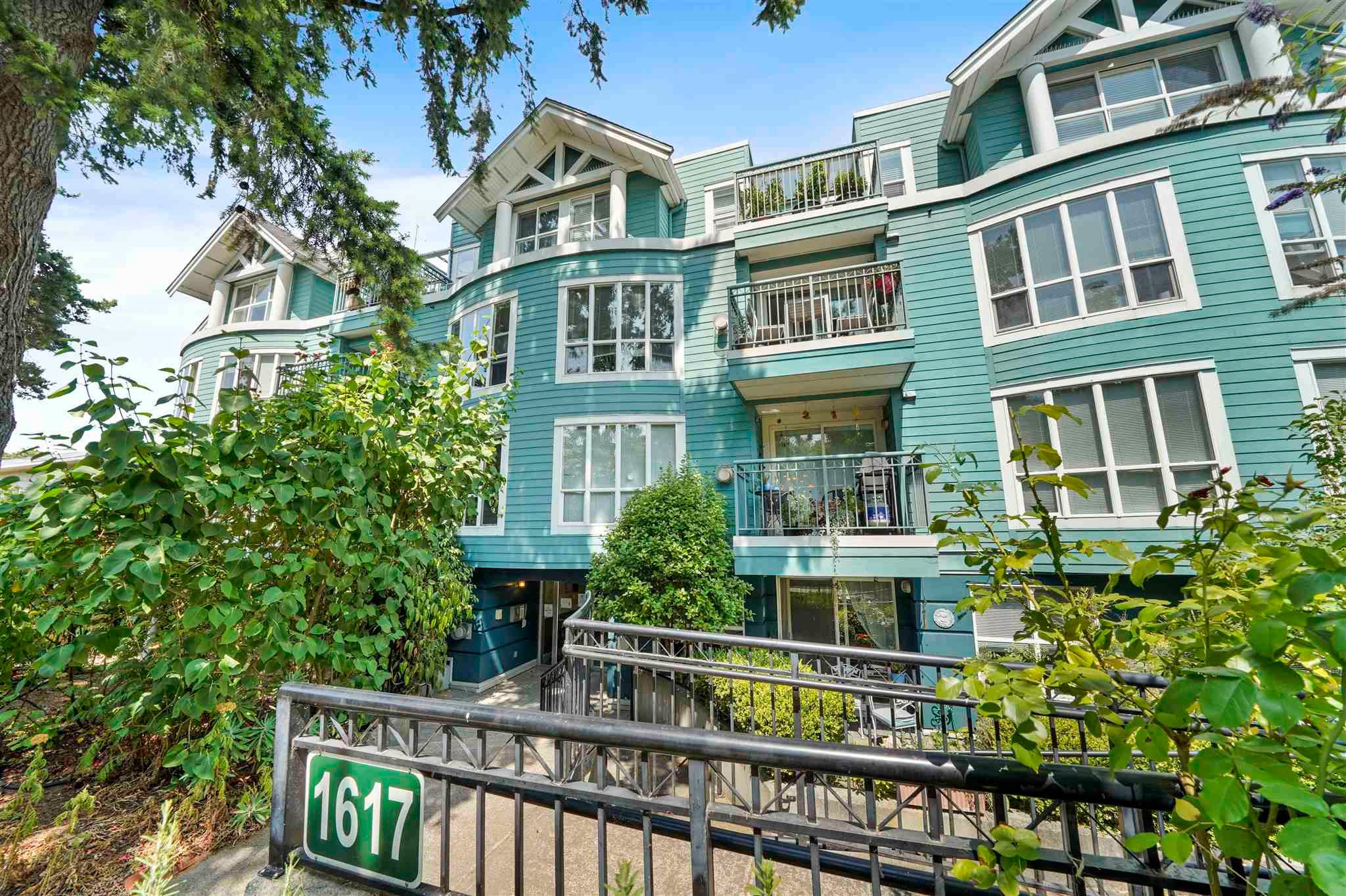 Main Photo: 204 1617 GRANT STREET in Vancouver: Grandview Woodland Condo for sale (Vancouver East)  : MLS®# R2604892