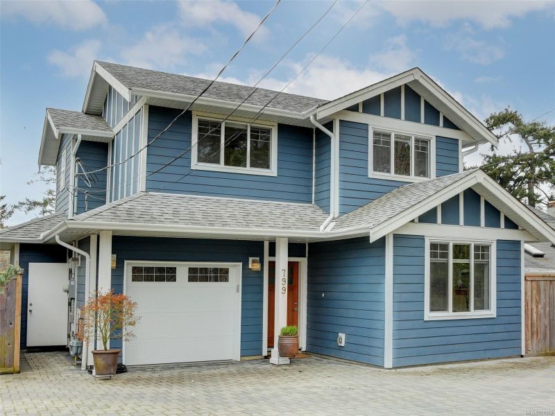FEATURED LISTING: 799 Stelly's Cross Rd Central Saanich