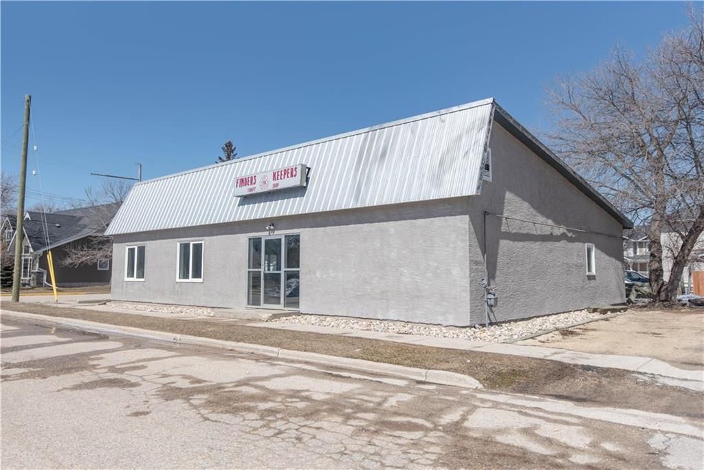 Main Photo: 479 Turenne Avenue in St Pierre-Jolys: Industrial / Commercial / Investment for sale or lease (R17)  : MLS®# 202306926