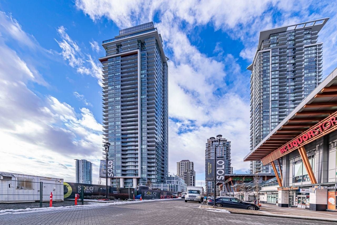 Main Photo: 2104 2085 SKYLINE Court in Burnaby: Brentwood Park Condo for sale (Burnaby North)  : MLS®# R2643235