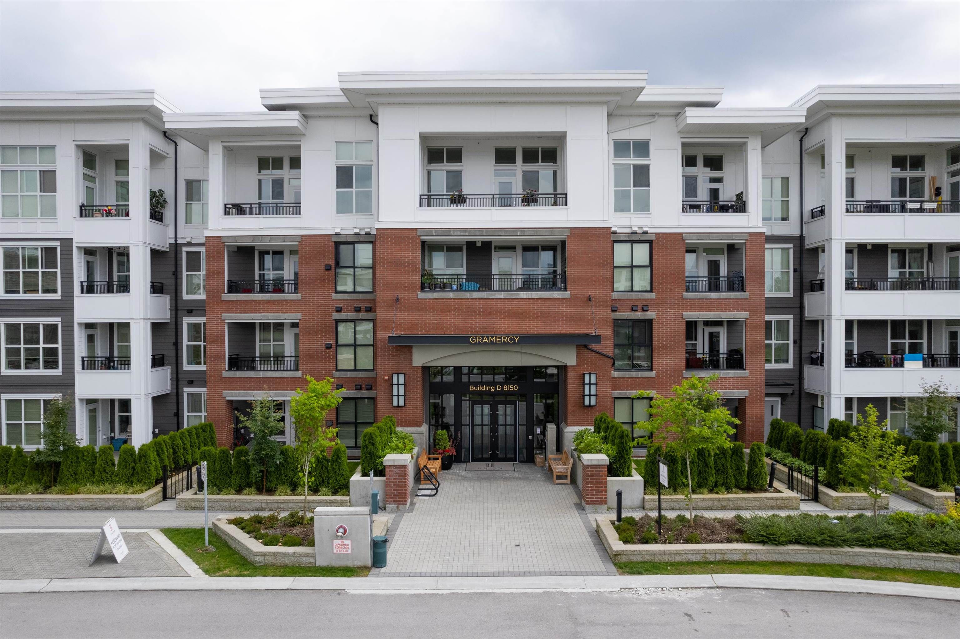 Main Photo: D204 8150 207TH Street in Langley: Willoughby Heights Condo for sale in "Union Park" : MLS®# R2702504