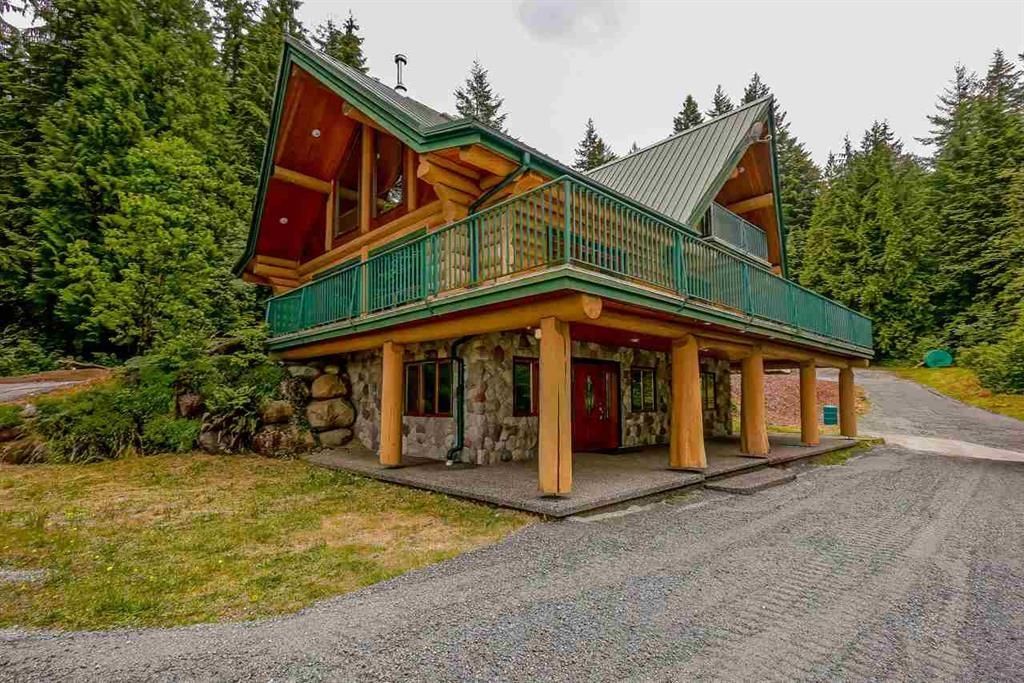 Main Photo: 10402 SHAW Street in Mission: Mission BC House for sale : MLS®# R2766718