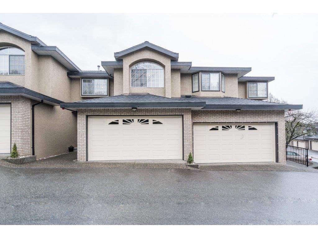 Main Photo: 22 22488 116 Avenue in Maple Ridge: East Central Townhouse for sale in "RICHMOND HILL ESTATES" : MLS®# R2234262