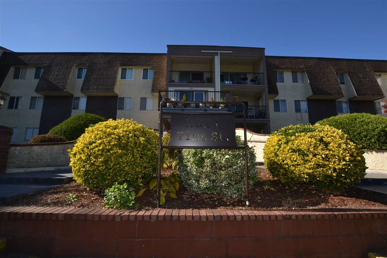 Main Photo: 120 2821 TIMS Street in Abbotsford: Abbotsford West Condo for sale in "Parkview Estates" : MLS®# R2115945