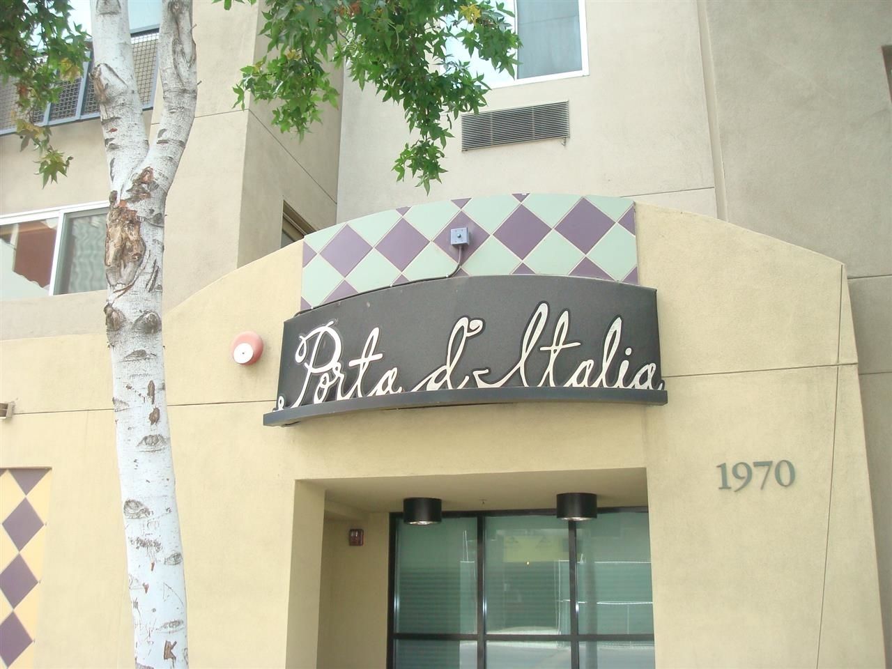 Main Photo: DOWNTOWN Condo for rent : 1 bedrooms : 1970 Columbia #202 in San Diego