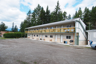 Photo 2: Motel & RV park for sale BC, $399,000: Commercial for sale