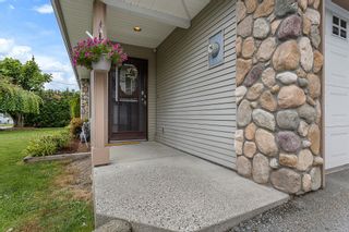 Photo 3: 101 46451 MAPLE Avenue in Chilliwack: Chilliwack Proper East Townhouse for sale : MLS®# R2717286