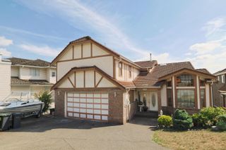 Photo 2: 2242 MONASHEE Court in Coquitlam: Coquitlam East House for sale : MLS®# R2816409