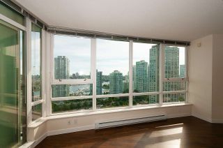 Photo 4: 2302 939 EXPO Boulevard in Vancouver: Yaletown Condo for sale (Vancouver West)  : MLS®# R2372437