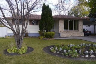 Photo 1: 252 Rochester Avenue in Winnipeg: Fort Garry / Whyte Ridge / St Norbert Residential for sale (South Winnipeg)  : MLS®# 1323439