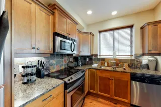 Photo 9: 5050 Snowbird Way in Big White: Out of Town Condo for sale : MLS®# 10266732