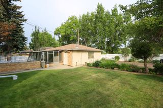 Photo 4: 252 43 Avenue NW in Calgary: Highland Park Detached for sale : MLS®# A1244249
