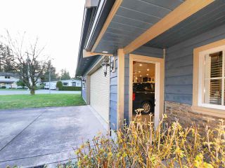 Photo 3: 19663 35A AVENUE in Langley: Brookswood Langley House for sale : MLS®# R2038490