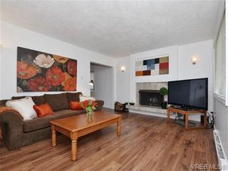Photo 2: 1111 Caledonia Ave in VICTORIA: Vi Central Park Half Duplex for sale (Victoria)  : MLS®# 708700