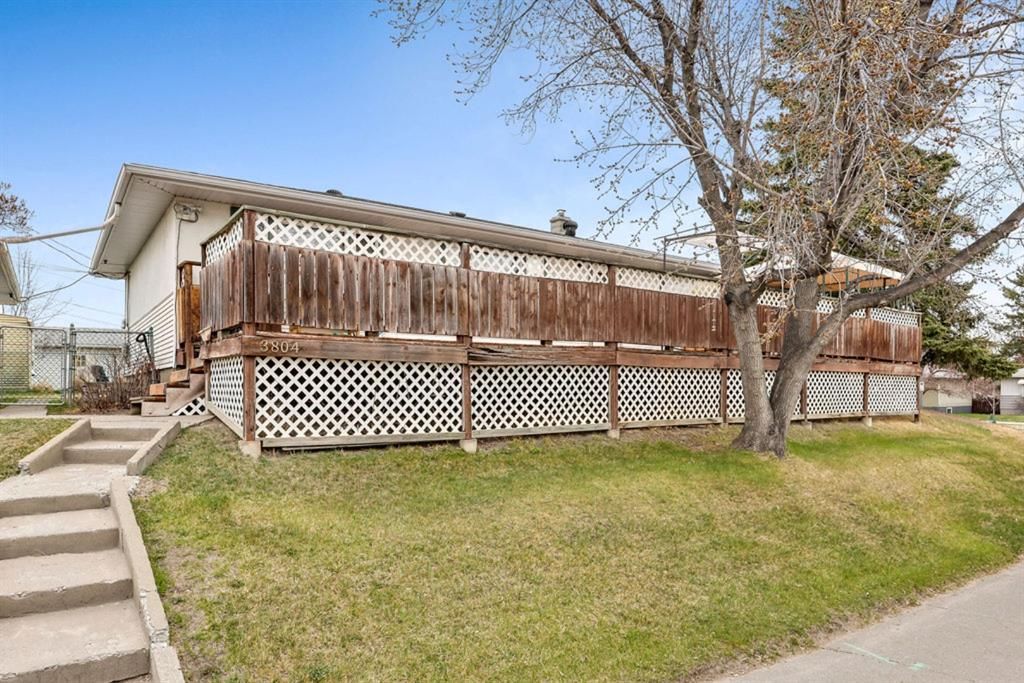Main Photo: 3804 25 Avenue SW in Calgary: Glendale Detached for sale : MLS®# A1214509