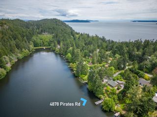 Photo 1: 4878 Pirates Rd in Pender Island: GI Pender Island House for sale (Gulf Islands)  : MLS®# 908313
