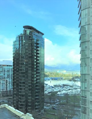 Photo 3: 1302 1238 MELVILLE Street in Vancouver: Coal Harbour Condo for sale in "POINTE CLAIRE" (Vancouver West)  : MLS®# R2432626