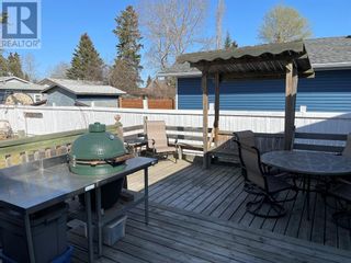 Photo 2: 700 14 Avenue SE in Slave Lake: House for sale : MLS®# A2044126