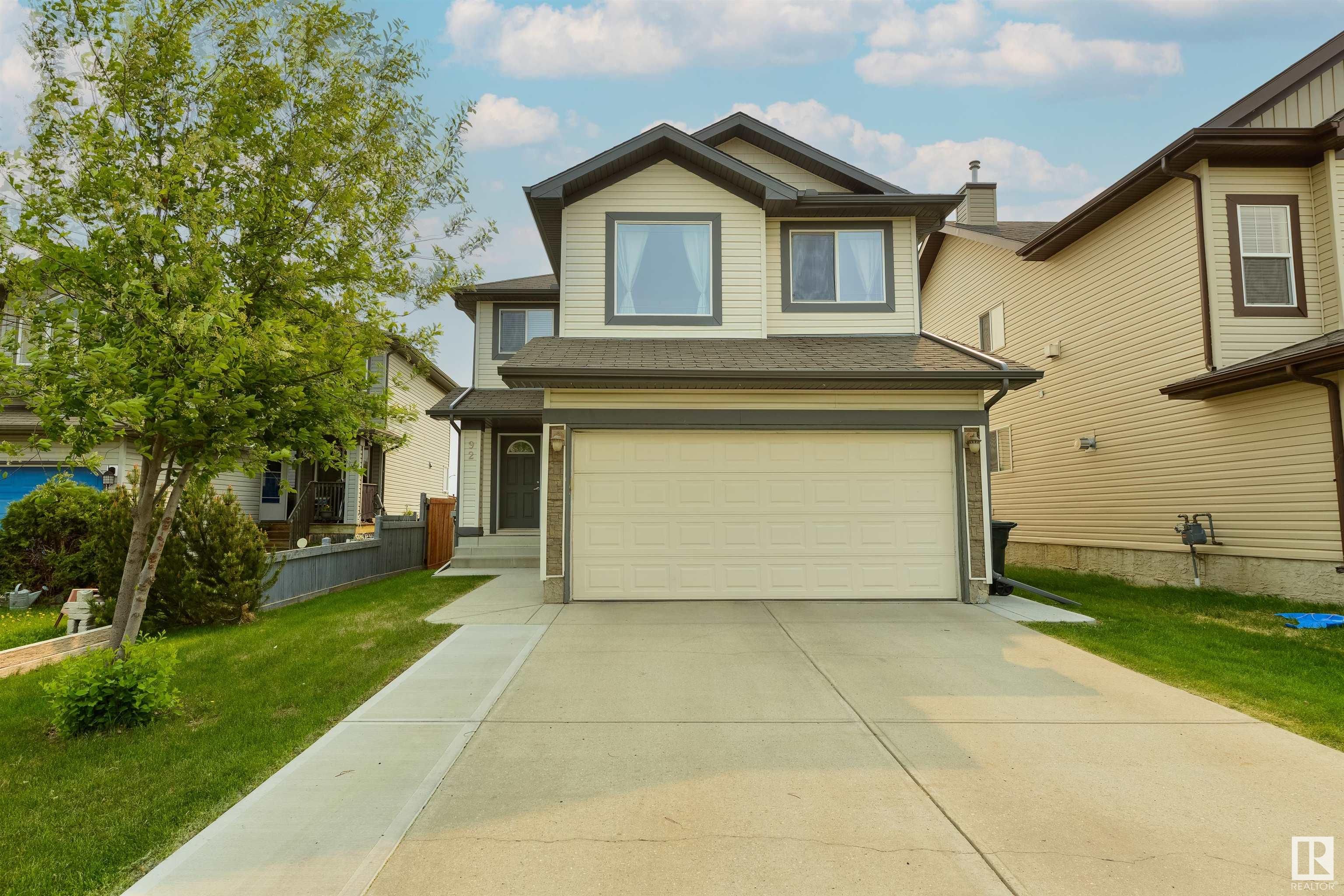 Main Photo: 92 GREYSTONE Crescent: Spruce Grove House for sale : MLS®# E4337384