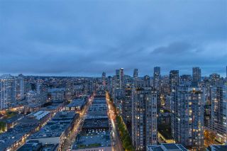 Photo 1: 3001 928 HOMER Street in Vancouver: Yaletown Condo for sale in "YALETOWN PARK 1" (Vancouver West)  : MLS®# R2387487
